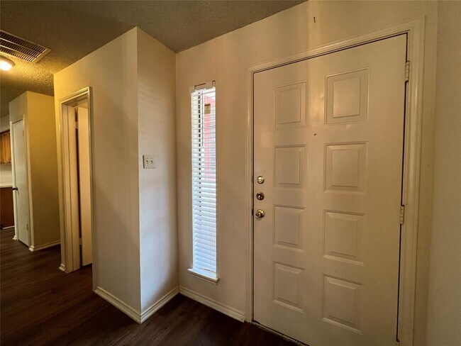Building Photo - 12919 Humphrey Dr