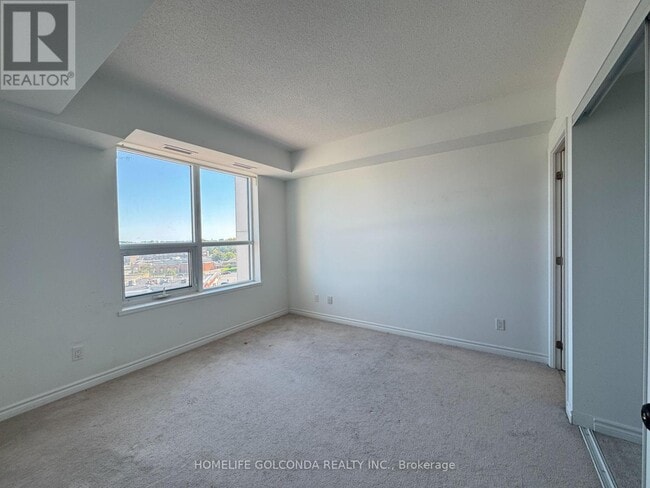 Building Photo - 1-611 Falaise Rd
