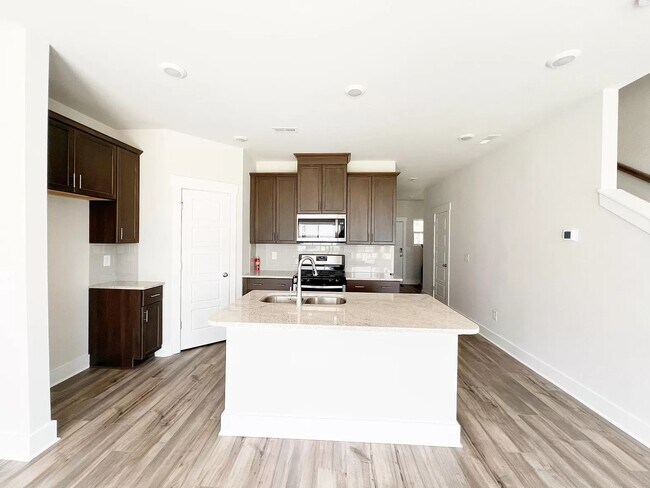 Building Photo - 4 Beachley Pl