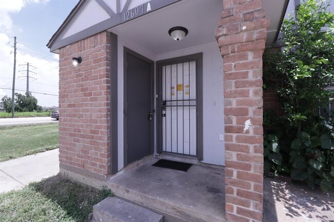 Building Photo - 12607 Veterans Memorial Dr