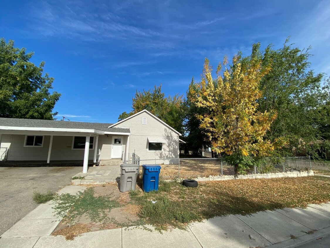 Foto principal - Charming 3 bed 1 bath in Nampa