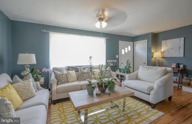 Foto del edificio - 6811 Floyd Ave