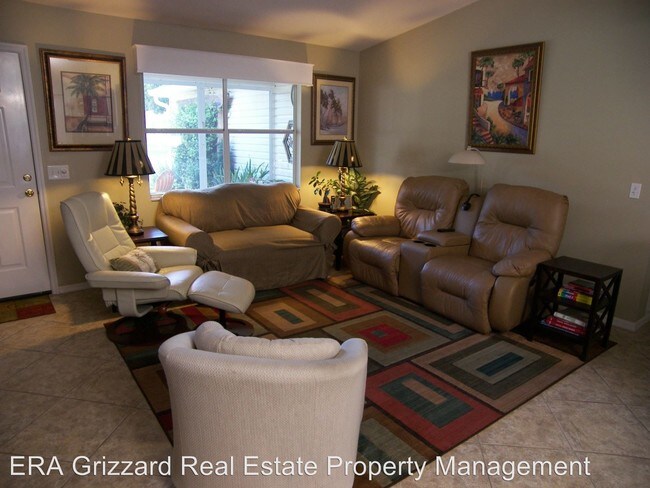 Building Photo - 1221 La Paloma Pl