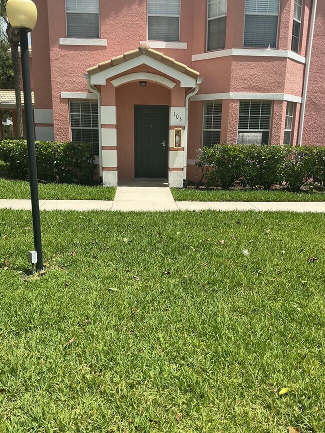 Foto del edificio - 3/2  ST LUCIE WEST CONDO RENTAL AT THE BELMONT