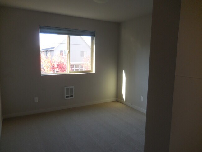 Foto del edificio - 8619 N Wayland Ave