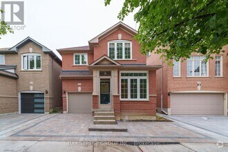 Building Photo - 5 McCaul St