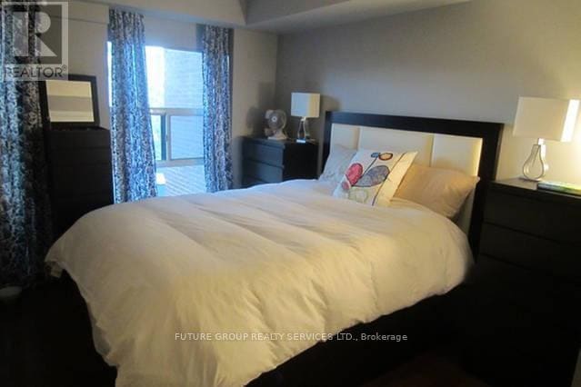 Photo du bâtiment - 701 King St W