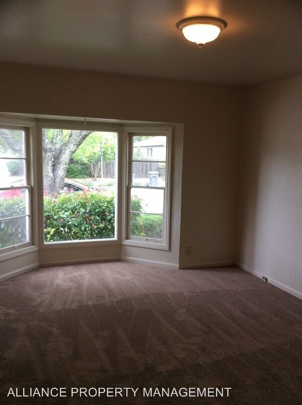 Building Photo - 2230 Montecito Ave