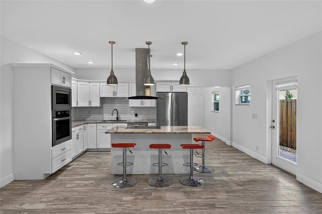 Building Photo - 2012 NW 12th Ave