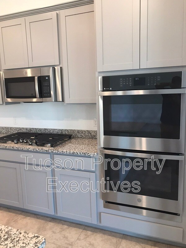 Foto del edificio - 10918 W Yates Ln