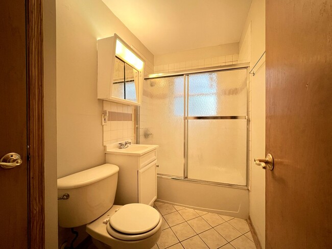 Building Photo - 3952 S 43rd St