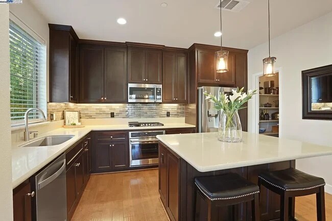 Foto del edificio - 833 Tranquility Cir