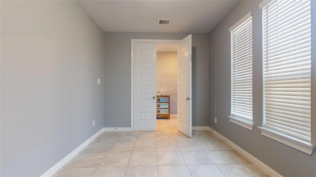 Building Photo - 8823 Orchid Vly Wy