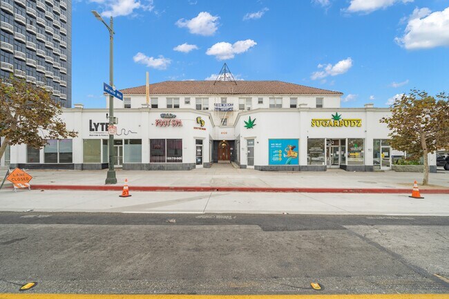 Foto del edificio - 6128 Wilshire Blvd