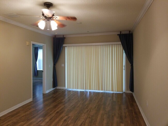 Building Photo - Adorable 2-bedroom, 2-bathroom 1st floor c...