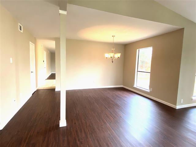 Foto del edificio - 2704 Winding Creek Dr