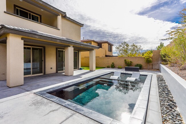 Building Photo - Beautiful West Summerlin Pool Home