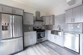 Building Photo - 490 Pearl St