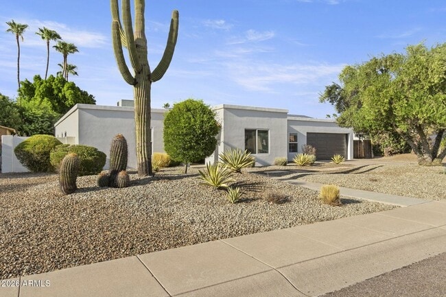 Building Photo - 5734 E Betty Elyse Ln