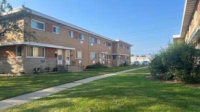 Building Photo - 8658 Gregory Ln