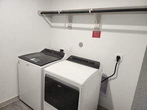 Building Photo - 7106 Marina Hts Wy