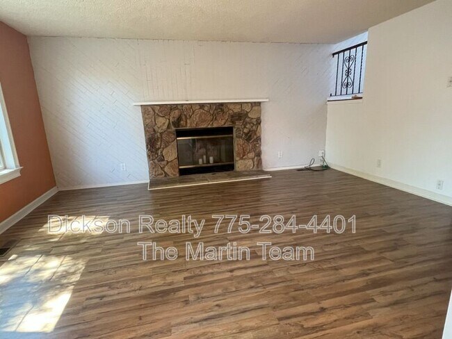 Foto del edificio - 1890 Camelback Dr