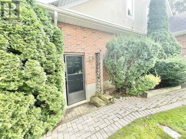 Building Photo - 12 Weatherstone Ct