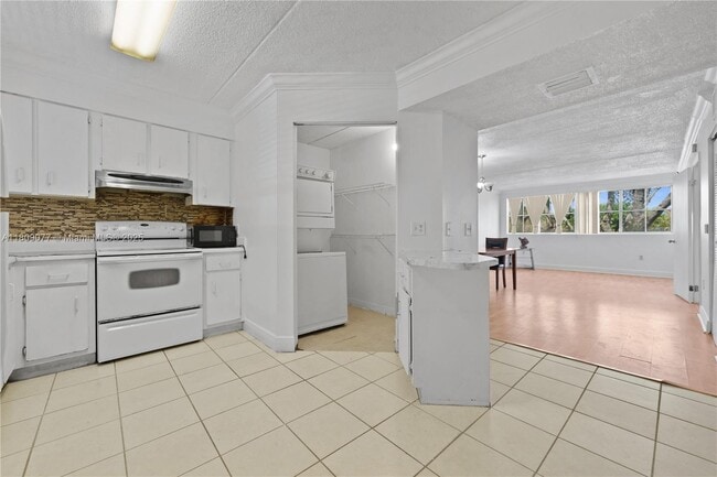 Building Photo - 6135 NW 186th St