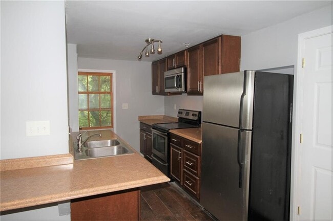 Building Photo - 2054 E Roxboro Rd NE