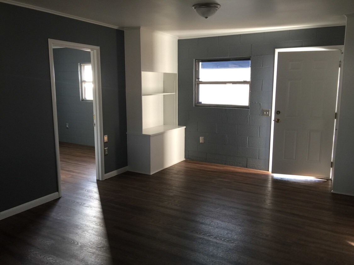 Foto principal - 303 N Duck St