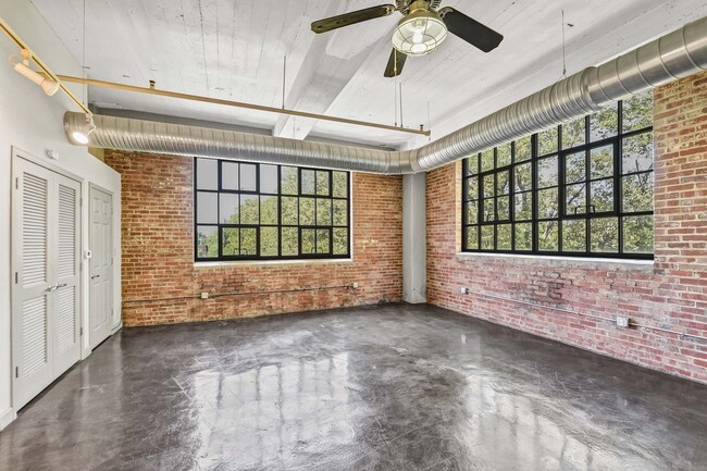 Interior Photo - Hyacinth Lofts