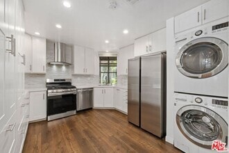 Building Photo - 2031 S Bentley Ave