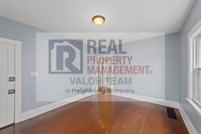 Foto del edificio - 3507 W 128th St