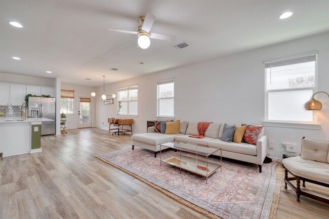 Foto del edificio - 10003 Baden Ln