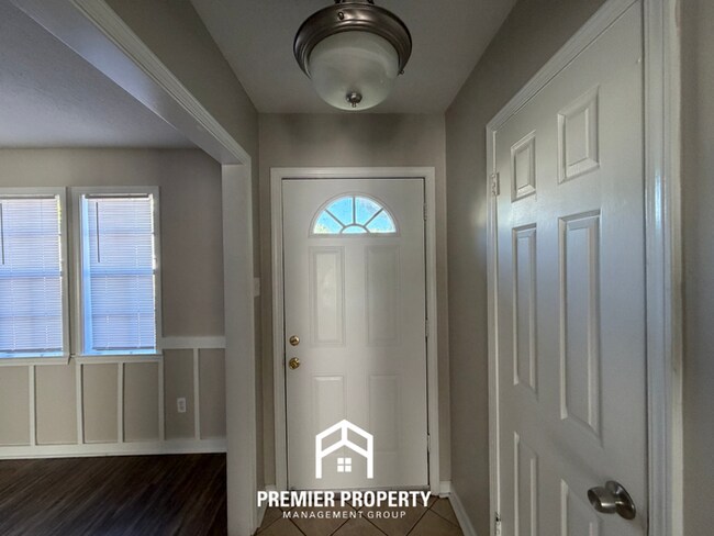 Foto del edificio - 7143 Markim Dr