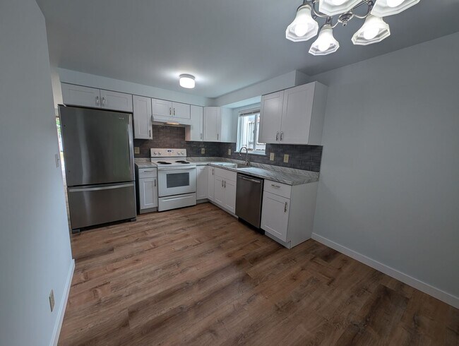 Foto del edificio - Renovated Cozy East Bremerton Rambler