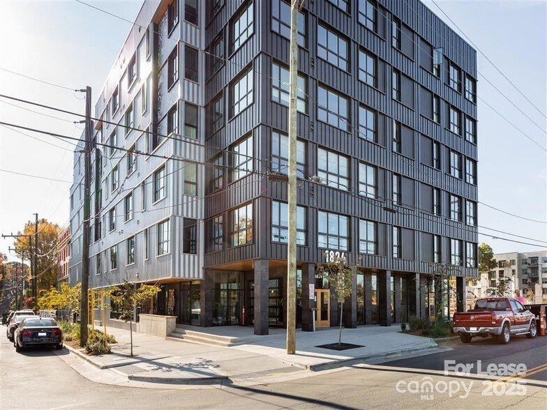 Foto principal - 1824 N Brevard St