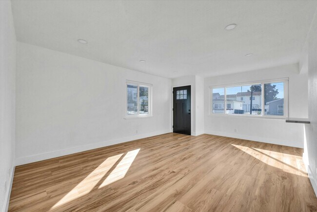 Foto del edificio - 18442 Patterson Ln
