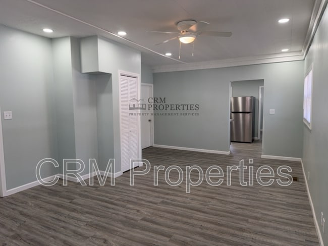 Building Photo - 909 W Virginia Ave