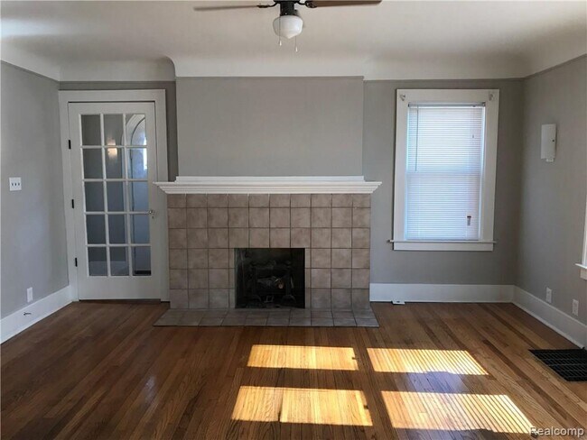 Building Photo - 39 Manatee