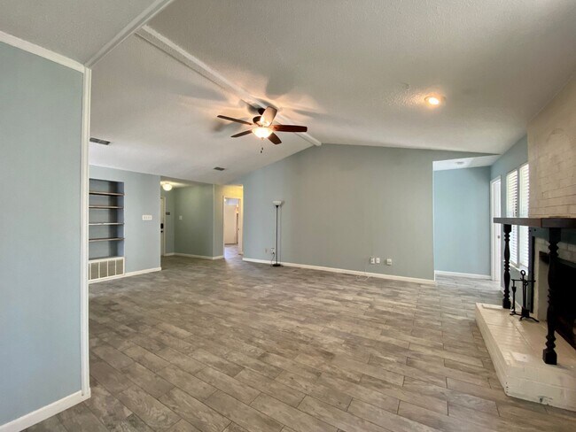 Foto del edificio - Gorgeous 3 bed 2 bath Single Story Home in Austin!!!