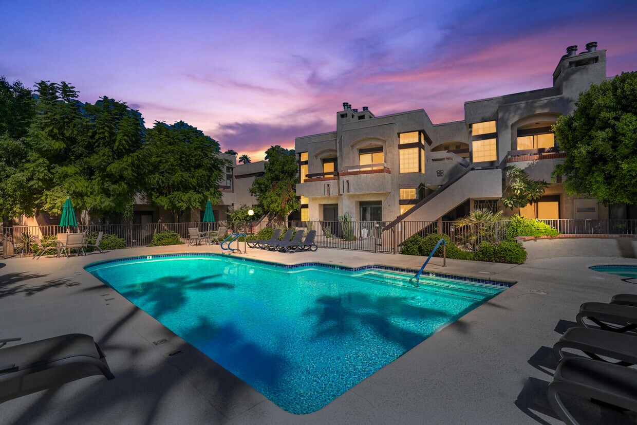 Foto principal - 2601 S Broadmoor Dr