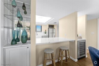 Building Photo - 226 3rd St