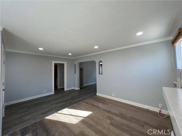 Building Photo - 920 W Las Tunas Dr