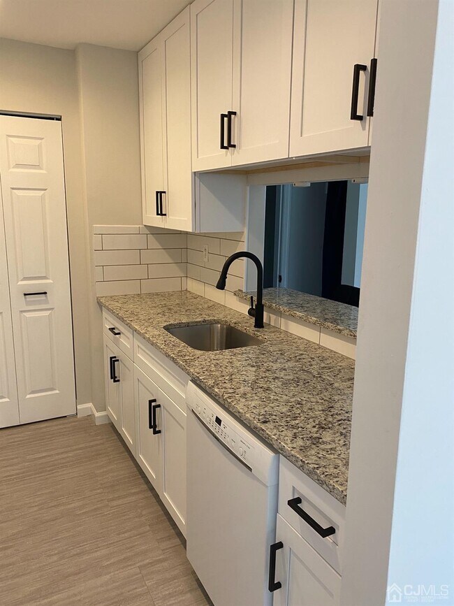 Foto del edificio - 332 McDowell Dr