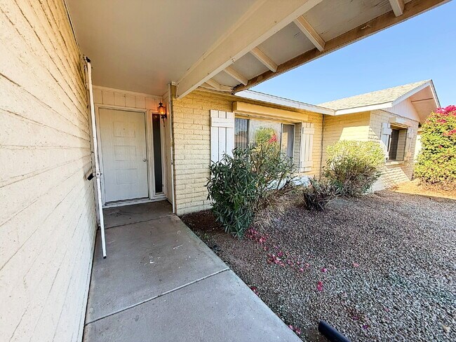 Foto del edificio - Fully Remodeled Home in Prime Location – Move-In Ready!