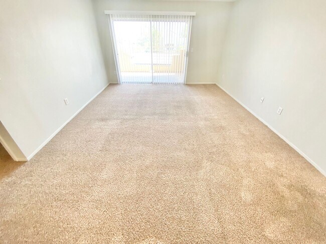 Foto del edificio - BEAUTIFUL 1 BEDROOM CONDO IN GATED COMMUNITY WITH POOL, SPA & CLUBHOUSE