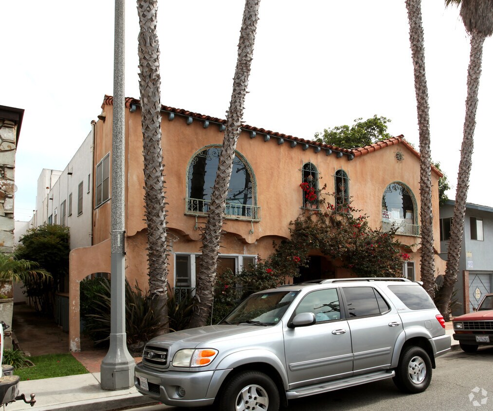 Foto del edificio - 4251 E 4th St