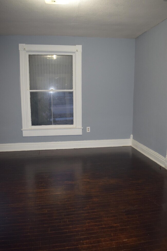 Foto del edificio - 1311 E Broadway Blvd