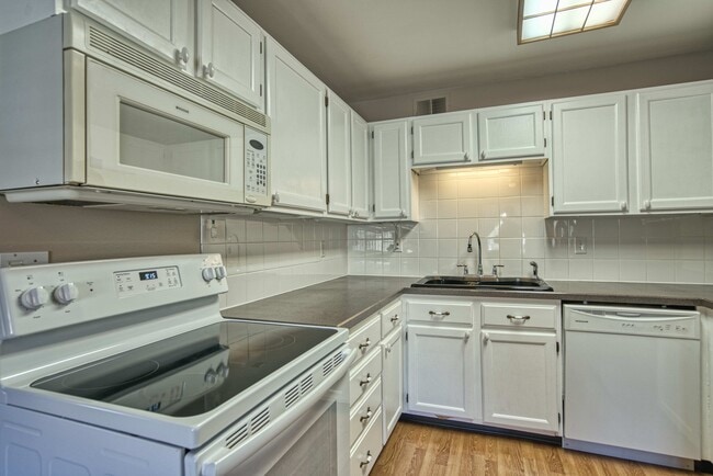 kitchen - 2003 Terry St 106